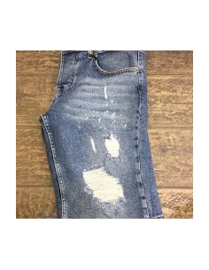 Denim bleu pour homme avec des coupes